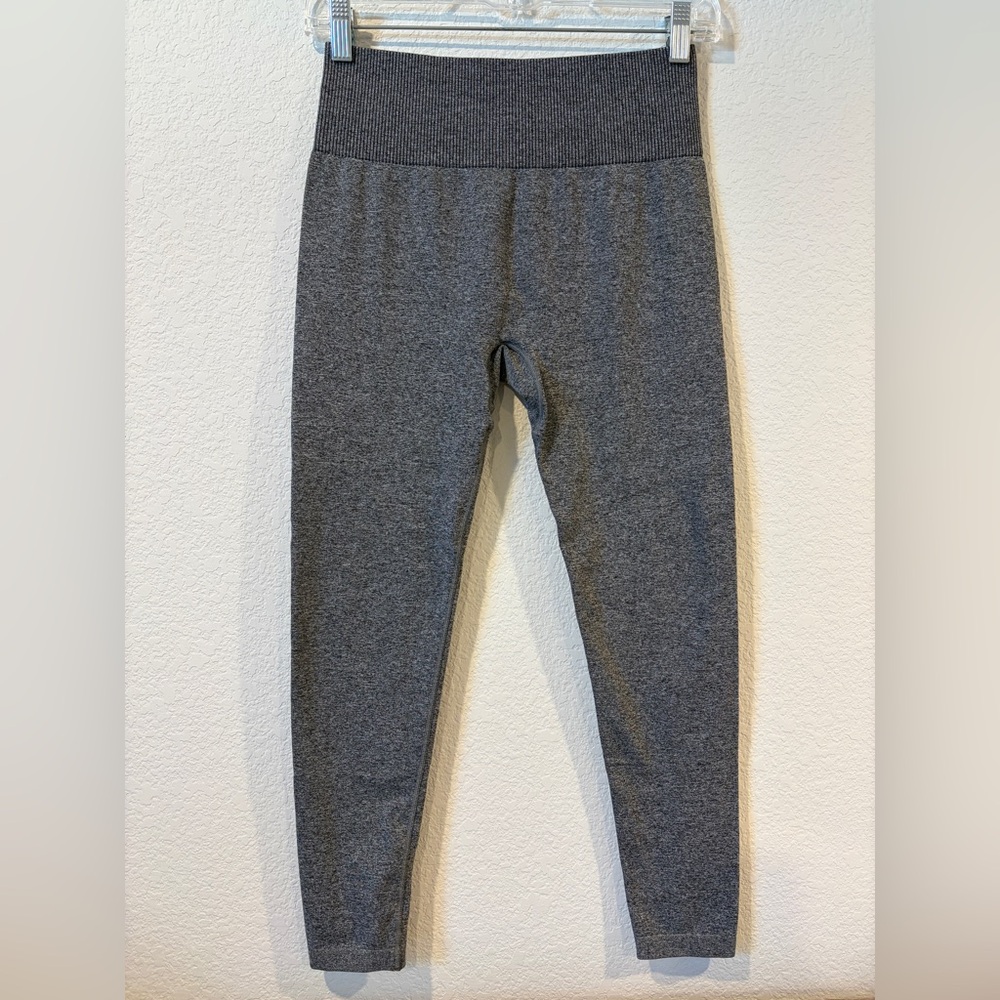 Vitality Women’s Grey Formation Cropped Leggings - M